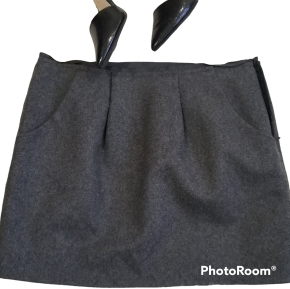 J. Crew Grey Wool Mini Skirt. Size 4 - Picture 1 of 8